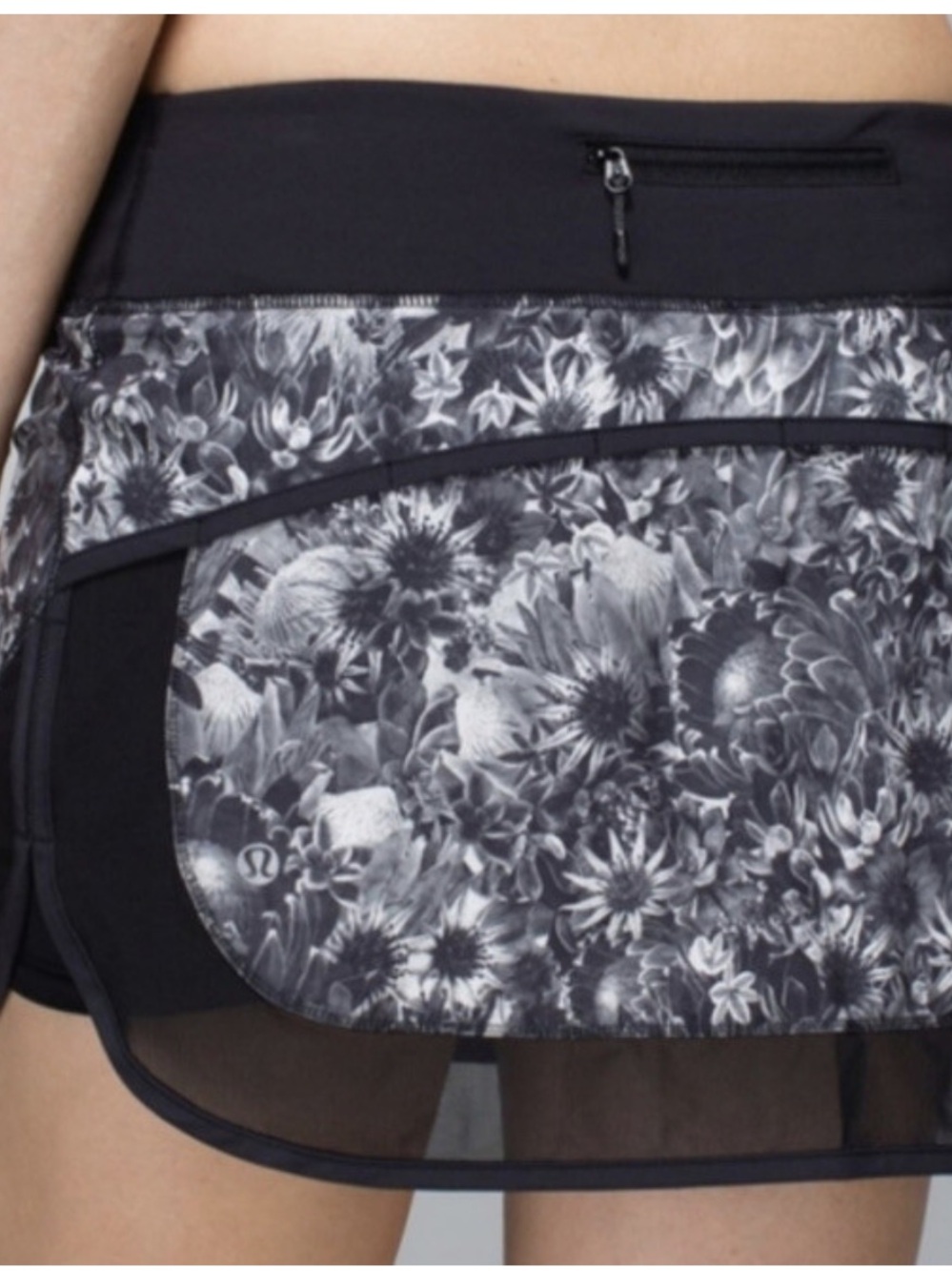 Lululemon | Hotty Hot Black White Floral Skirt Skort 8